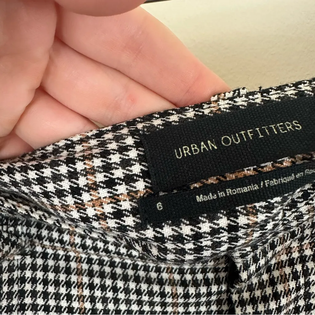 Urban Outfitters Black and Brown Plaid Rolled Hem Trouser Pants Size 6 - Image 4