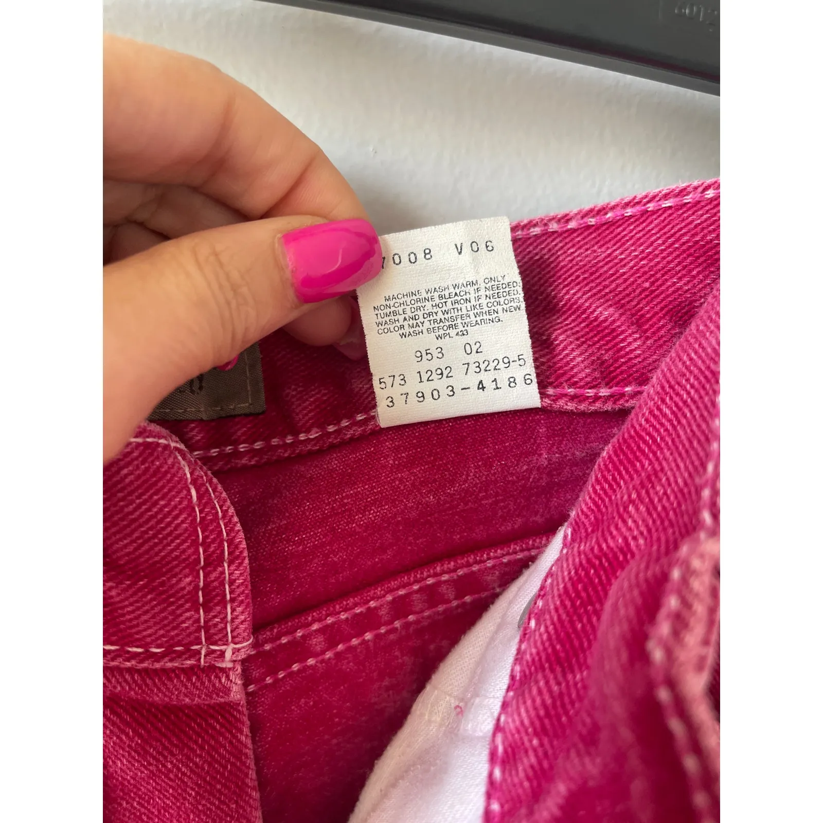 Vintage 80s Levi's 900 Strawberry Cut Off Denim Shorts - Image 9