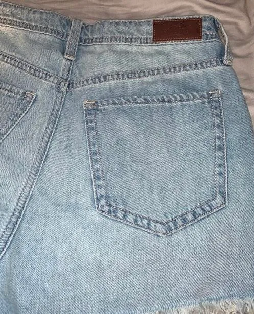 Hollister Jean Shorts - Image 3