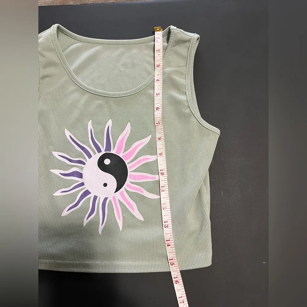 YING YANG SUN Mint Green Ribbed Crop Tank Top Women’s Sz Small EUC - Image 7