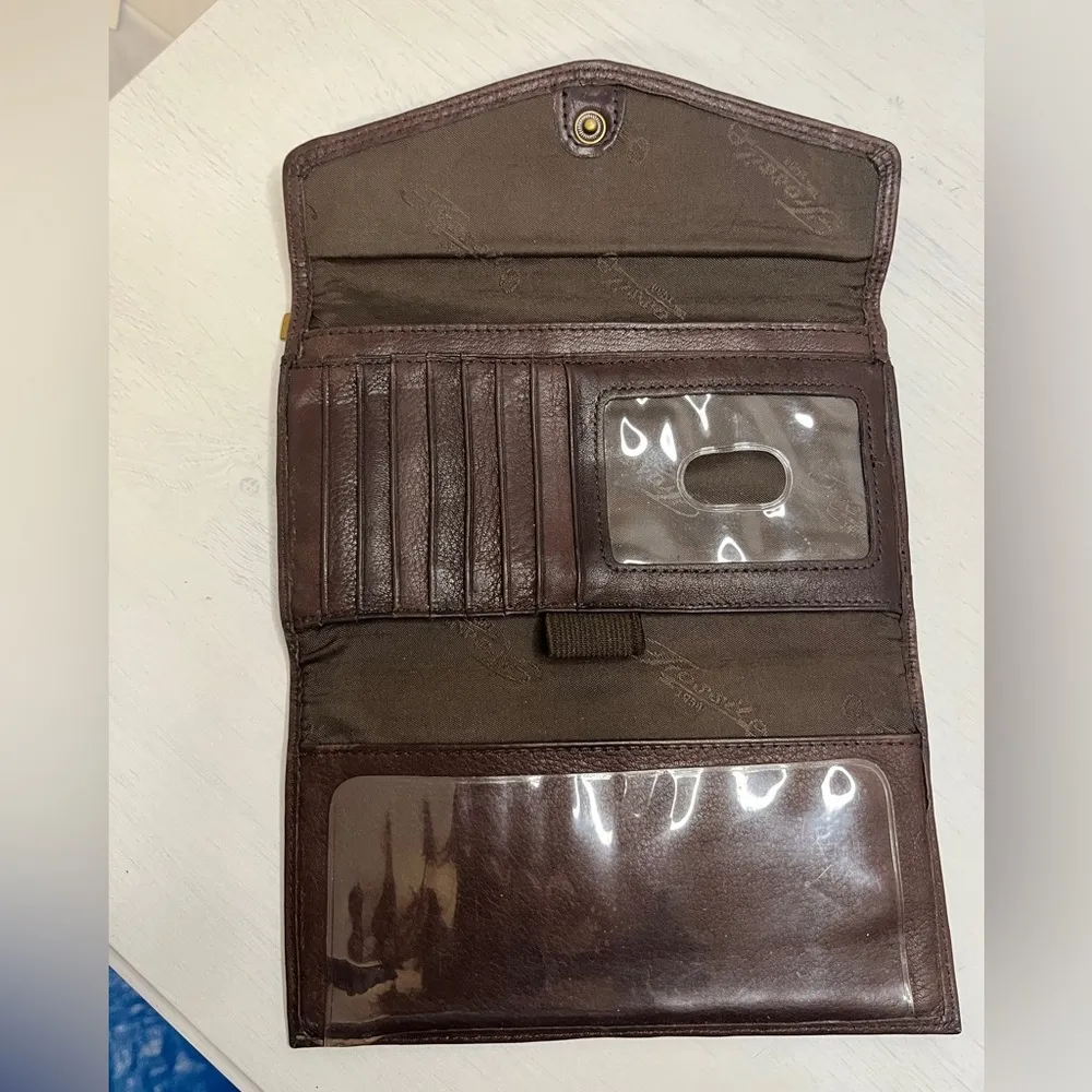 Fossil Deep Brown Pebbled Leather Tri-fold Wallet Card Slots & Zip Pockets - Image 2