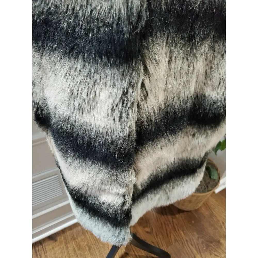 Rachel Zoe Women's Black & White Modacrylic Long Sleeve Casual Fur Jacket 1X - Image 4