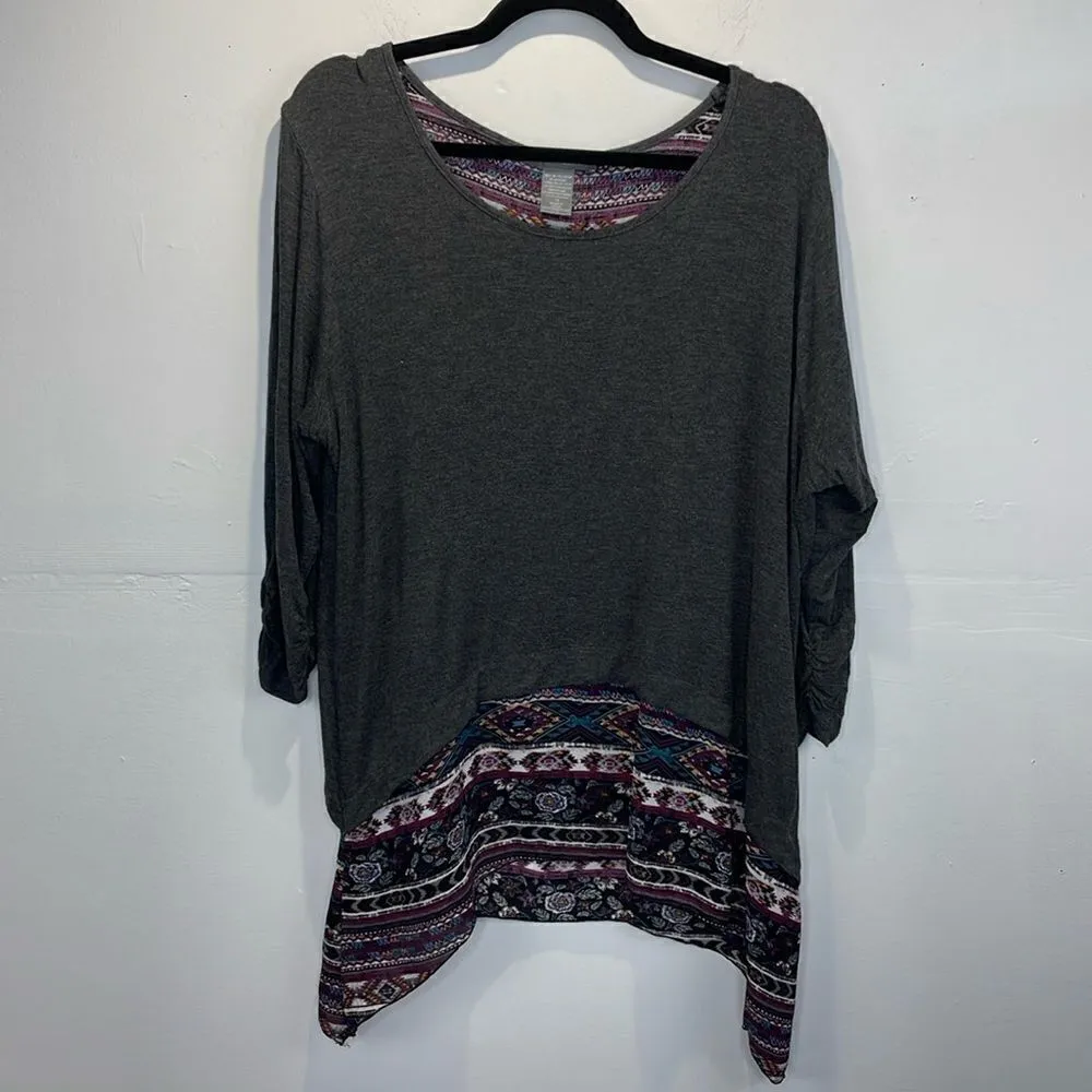 Kate & Mallory  double layered top Aztecs design with solid gray size 1X - Image 3