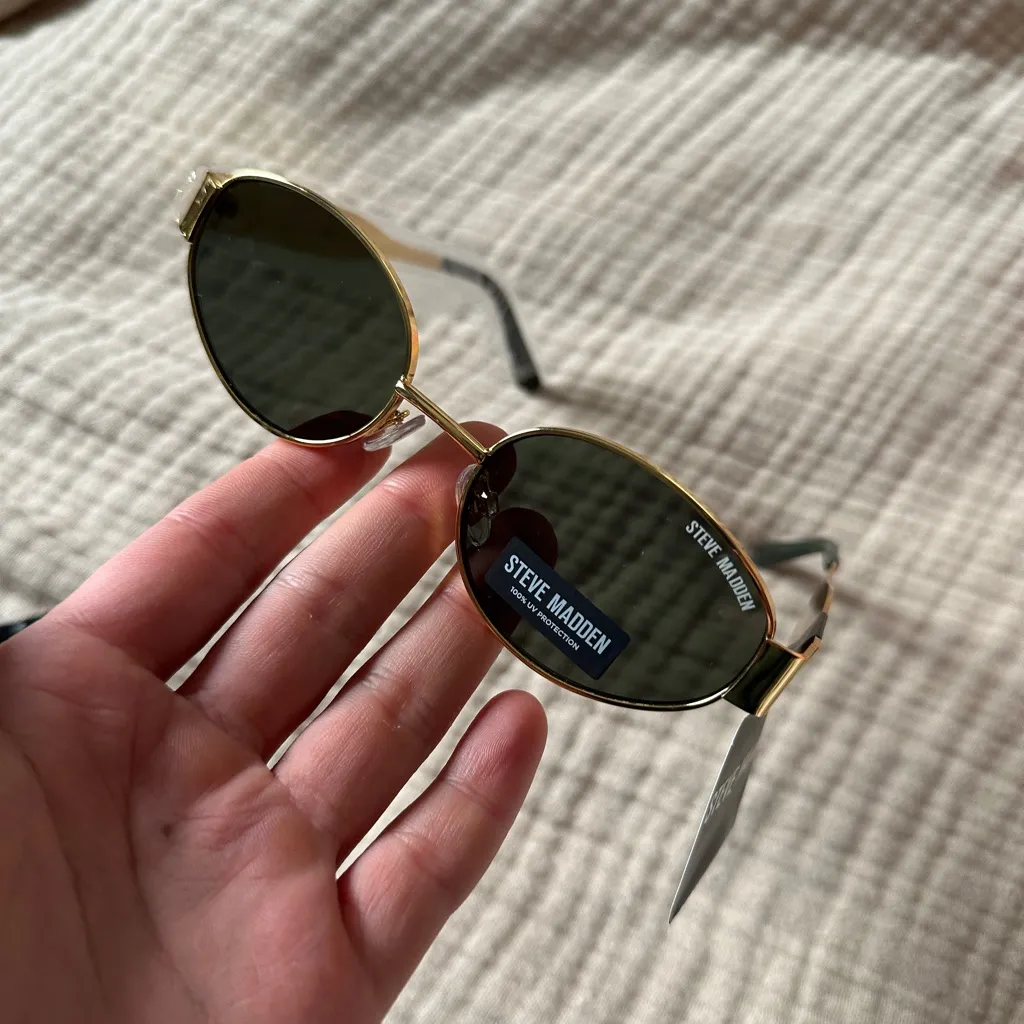 Steve Madden Mystie sunglasses - Image 4