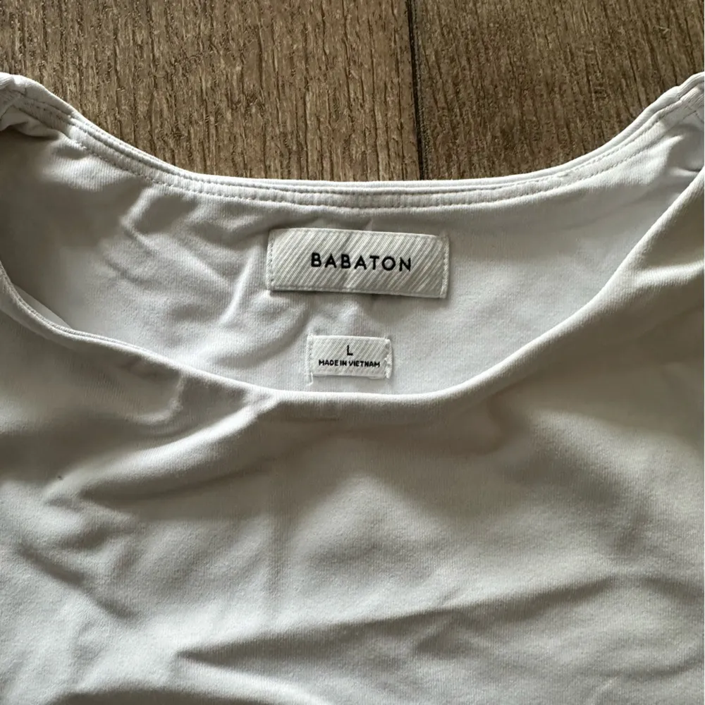 Babaton Contour Muscle Tank in White Crewneck Cropped Tank - Image 9