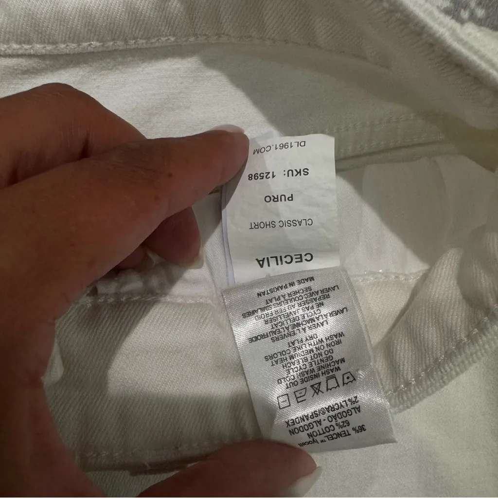 Anthropologie DL1961 Cecilia Classic Shorts In White‎ Raw Hem Size 27 - Image 4