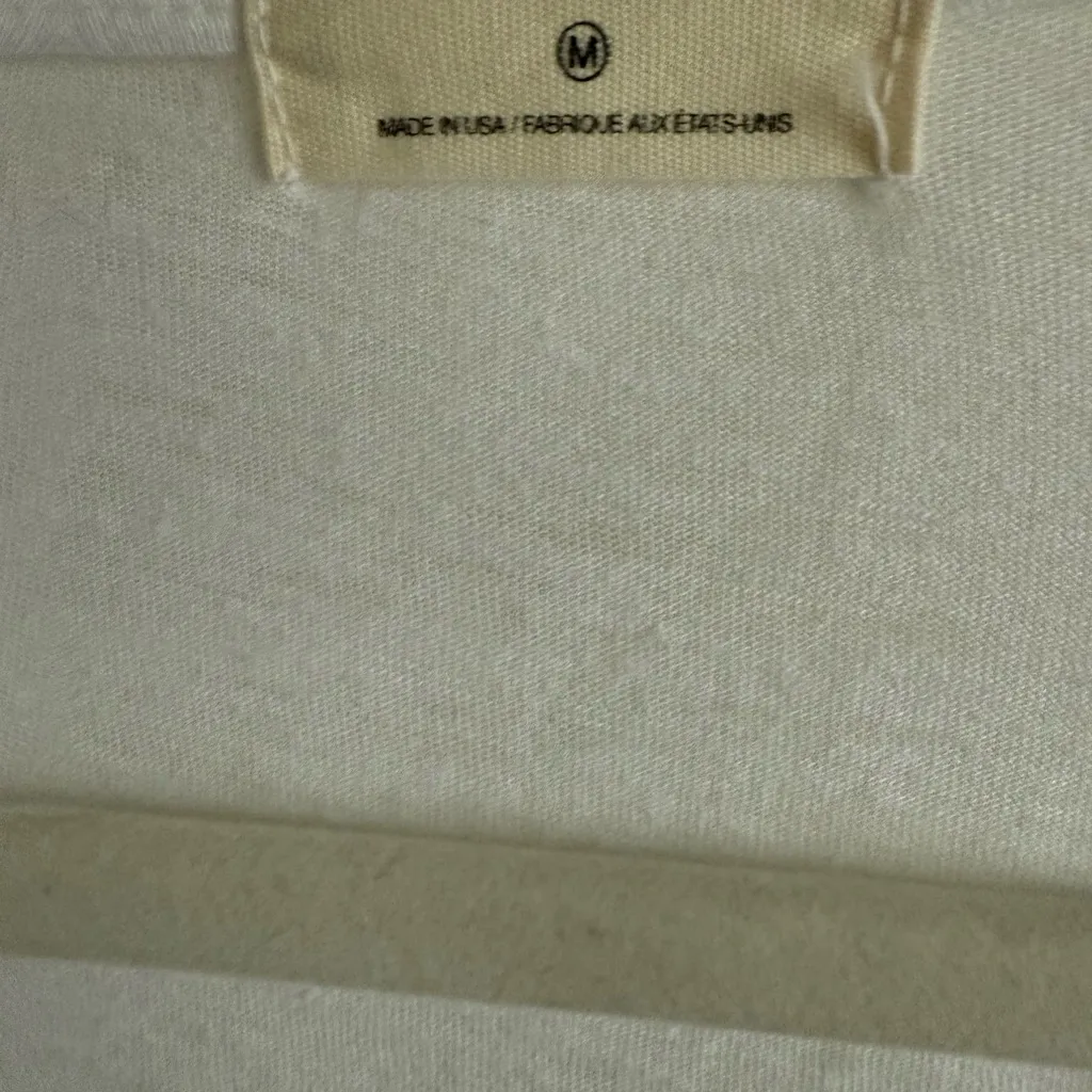 ANTHROPOLOGIE t.la White V-Neck, shirt sleeve T-shirt with one pocket. - Image 2