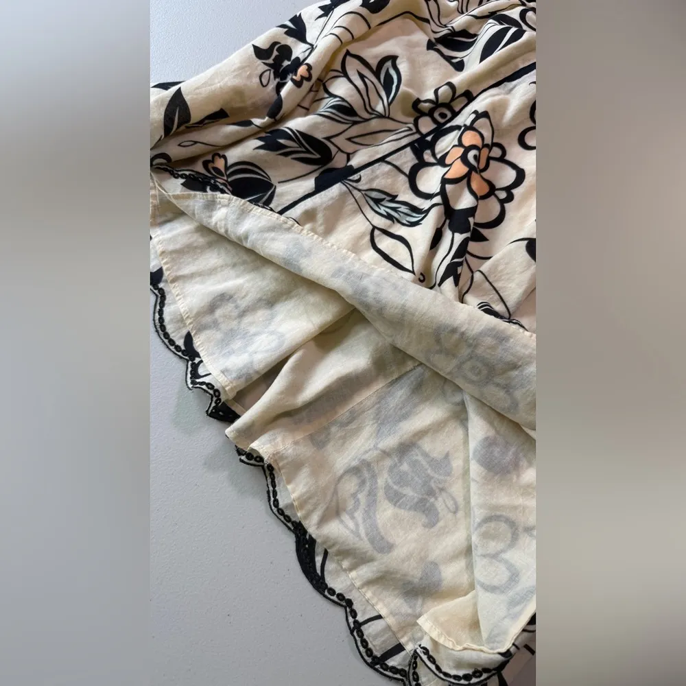 Black and White Bubble Mini Skirt with Ruffles Size 6 - Image 3