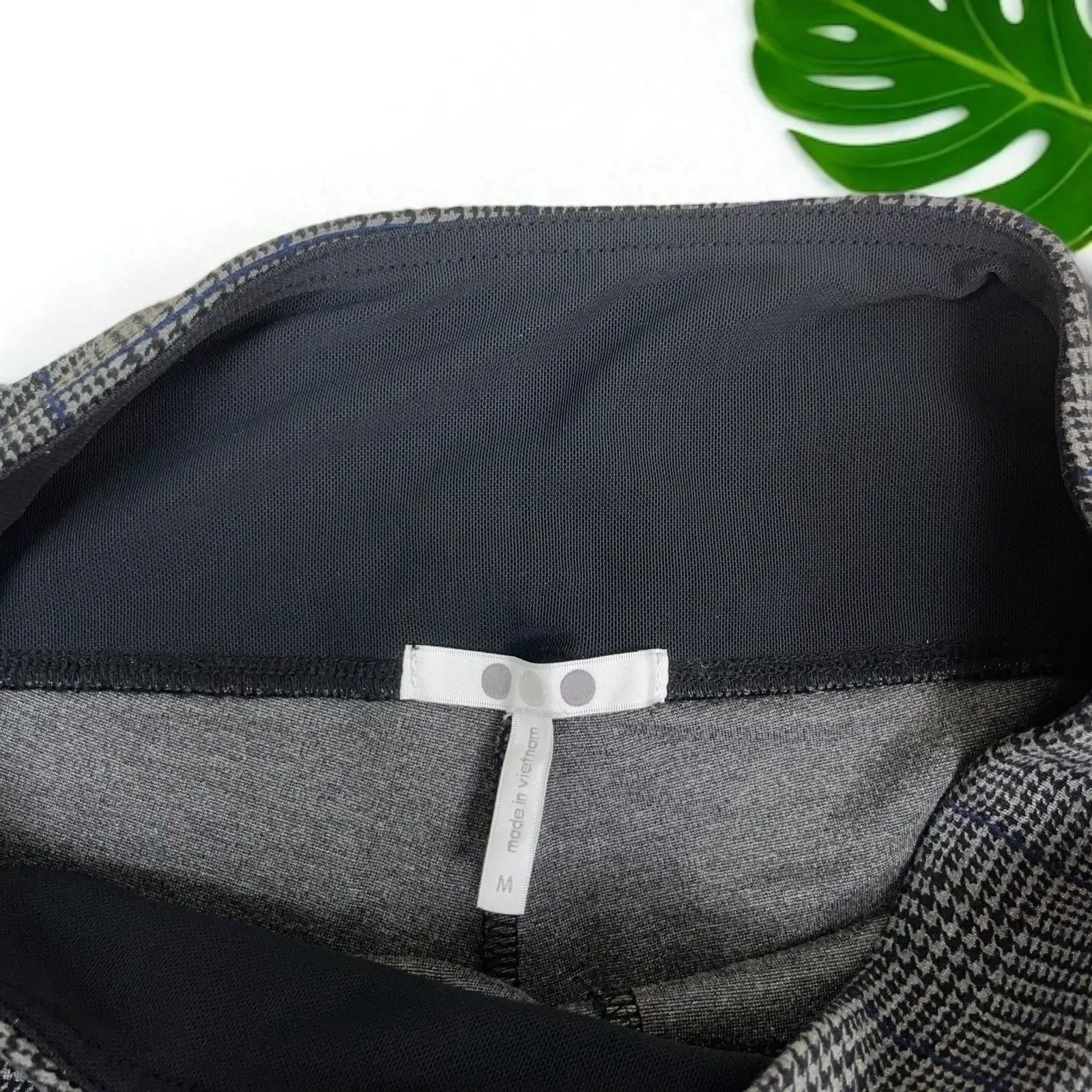 Three Dots High Rise Leggings in Mini Houndstooth Plaid Check - Image 8