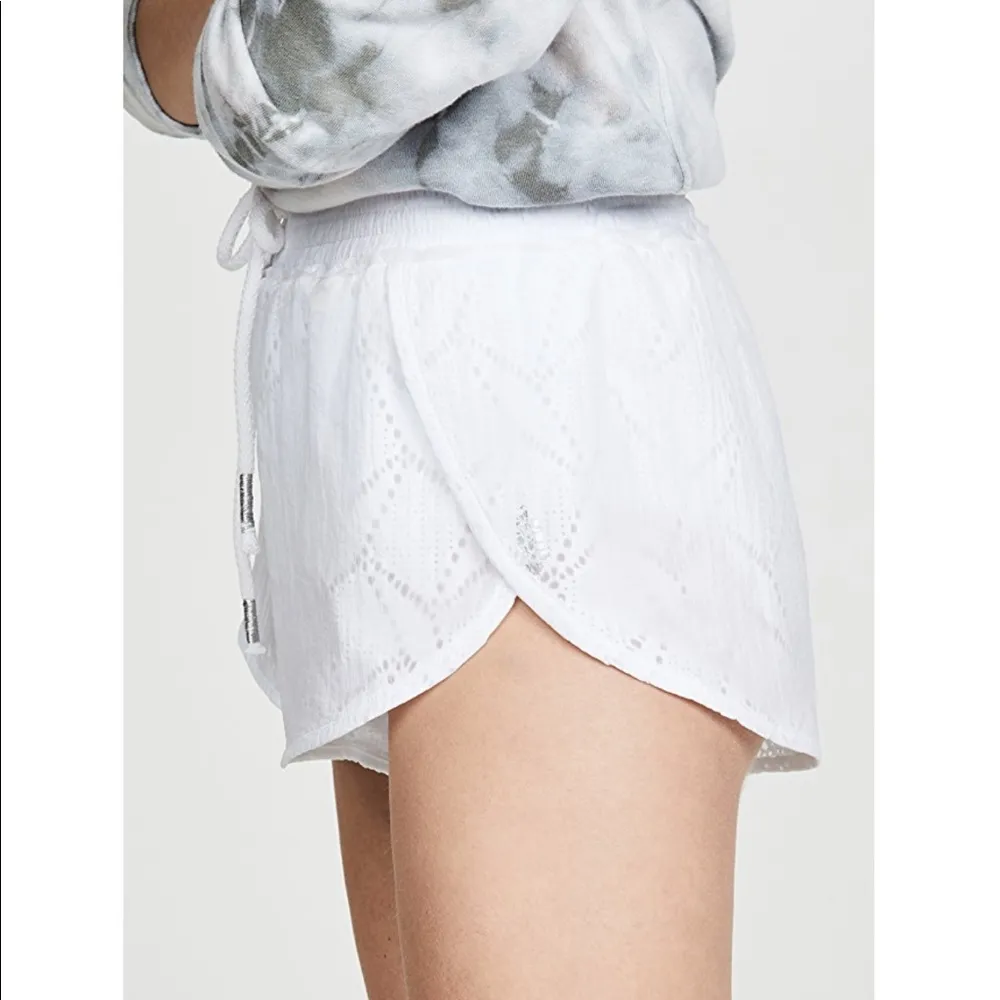 NWT free people movement Movement Salt Spray Short size large - Image 3
