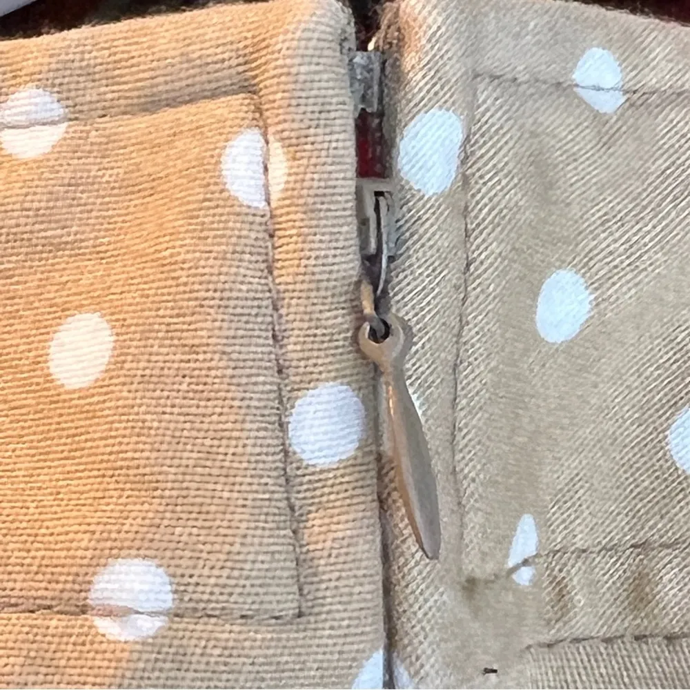 Rafaella Size 10 Tan Capri Pants with White Polka Dots w/Side Zipper hoo… - Image 8