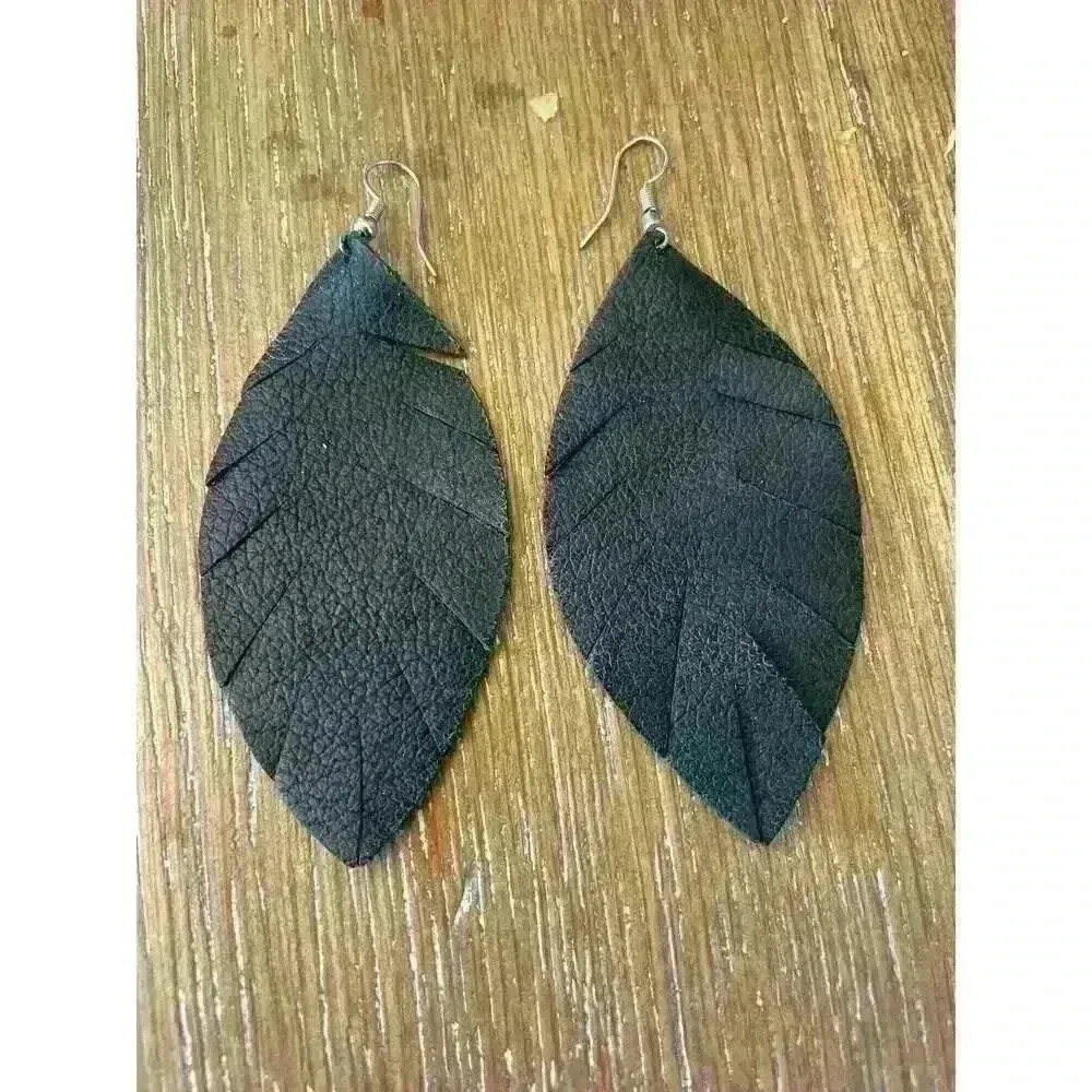 Bundle (4) of Homemade Boutique Leather Earrings Black - Image 5
