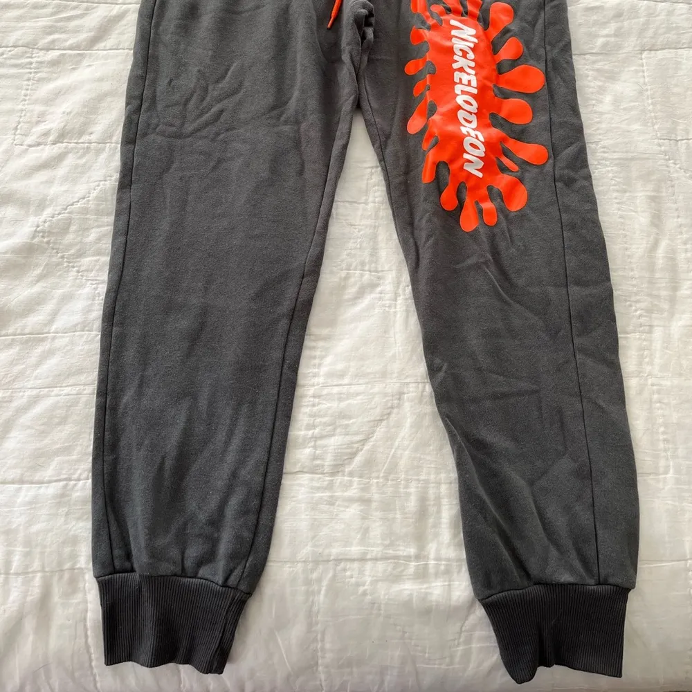 Gray Nickelodeon splat sweatpants - Image 3