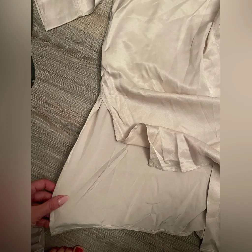 NWT H&M CREAM VISCOSE SHIRT AND SHORTS SET M - Image 4