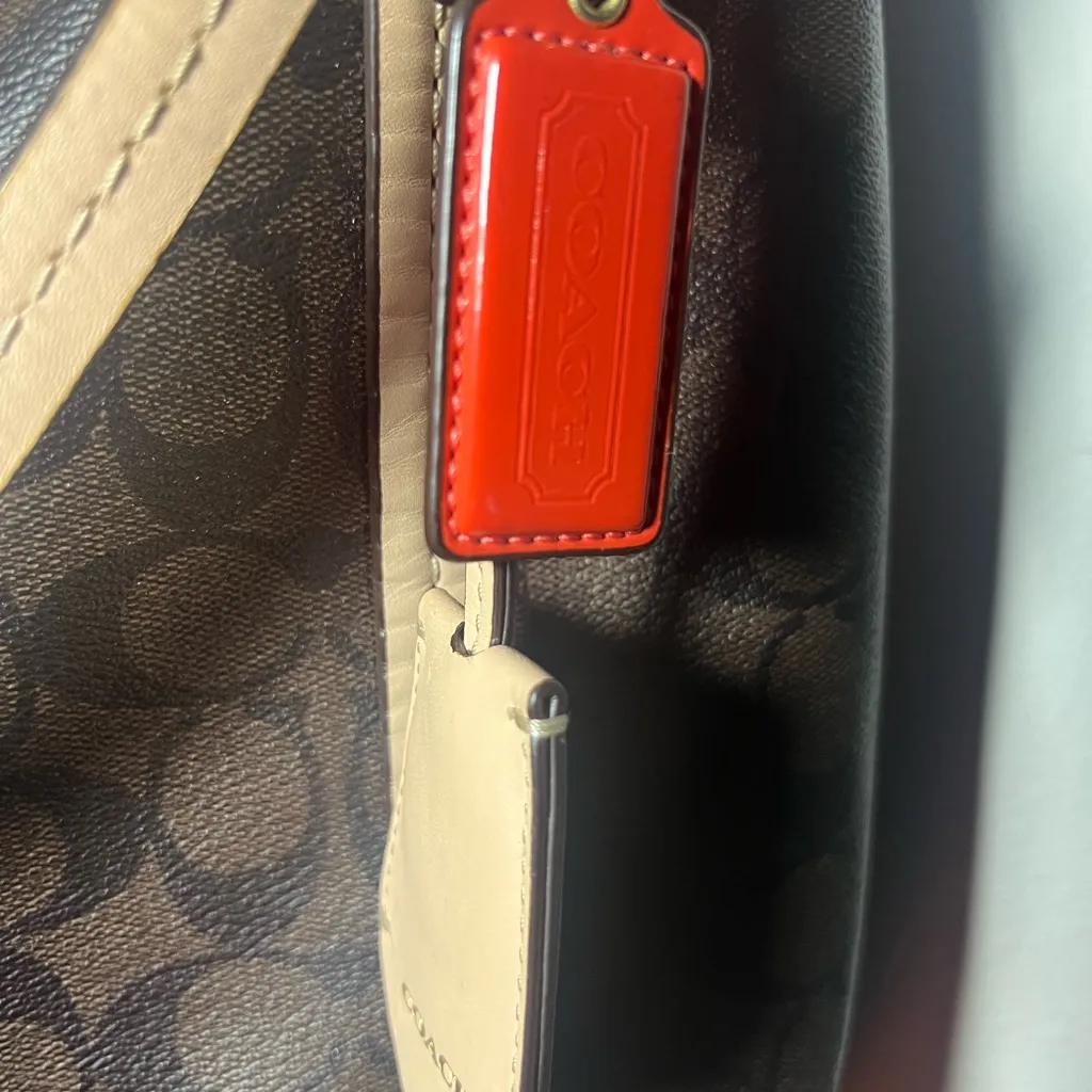 50% OFF Coach brown canvas large shoulder bag - Image 3