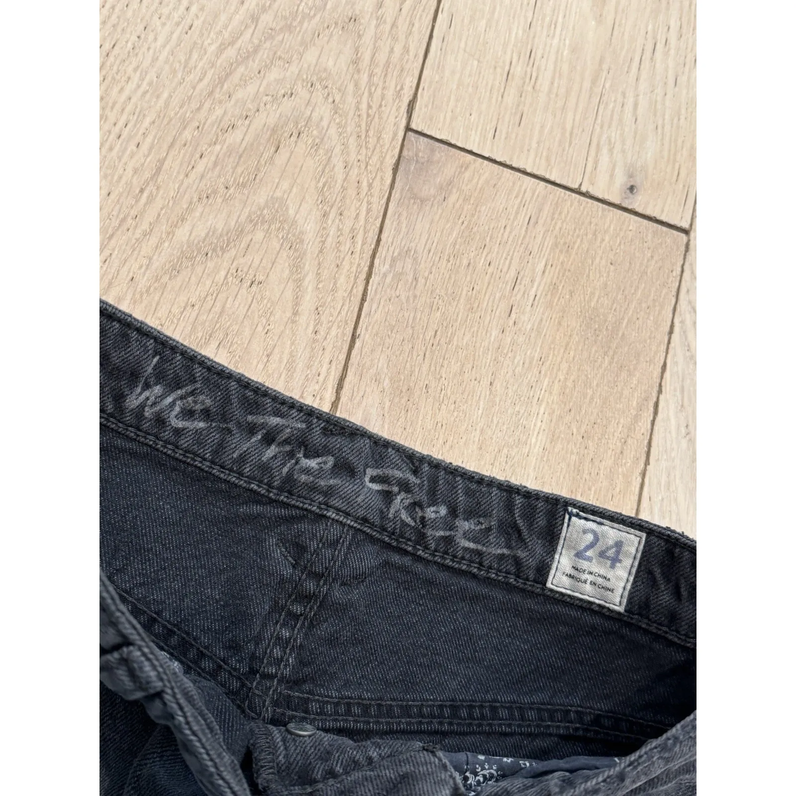 We The Free People Sz 24 Distressed Black Fade Denim Front Slit‎ Midi Skirt EUC - Image 3