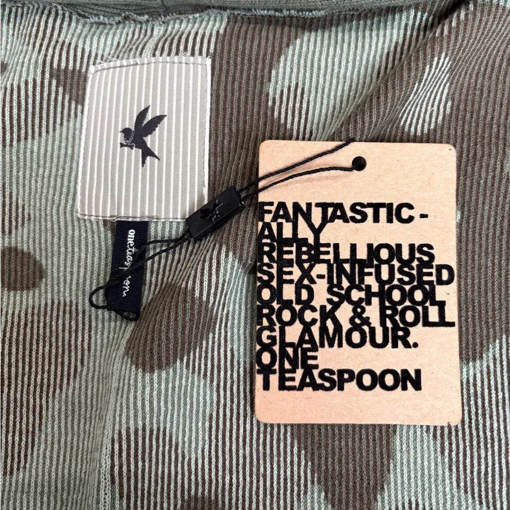 One Teaspoon Camo Knit Open Front Cardigan Jacket – Style 14644 – Size Small NWT - Image 2