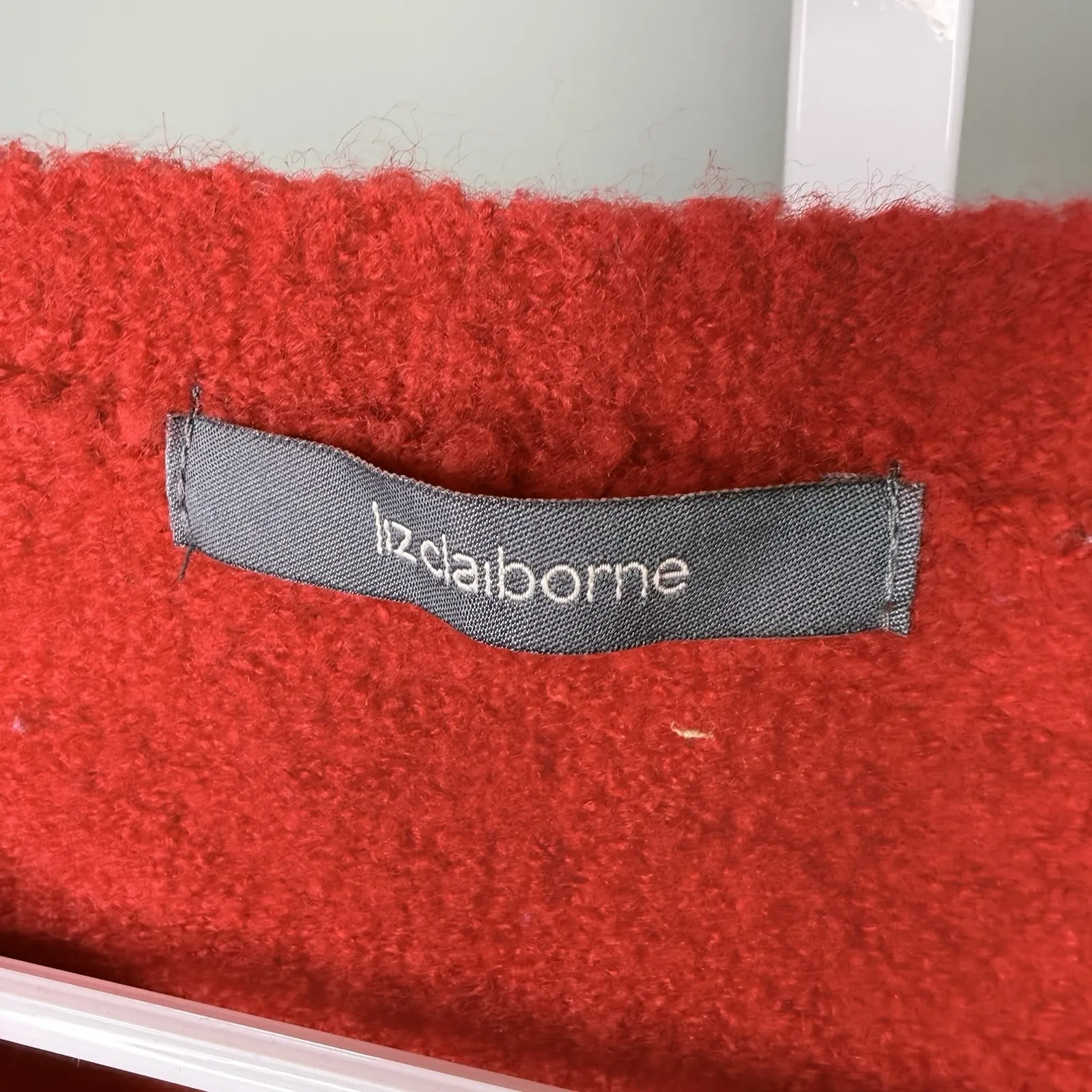 Liz Claiborne Women's Red V-Neck  Pullover Sweater Size Large - Image 2