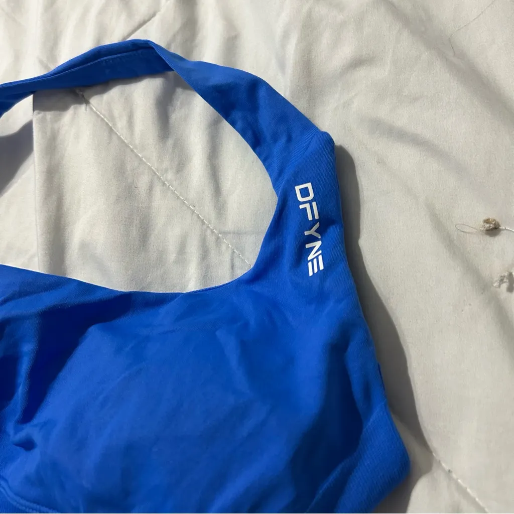 DFYNE Vibrant Blue Sports Bra Size M - Image 2