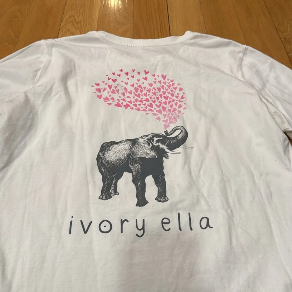 Ivory Ella crew neck long sleeve shirt size medium. - Image 6