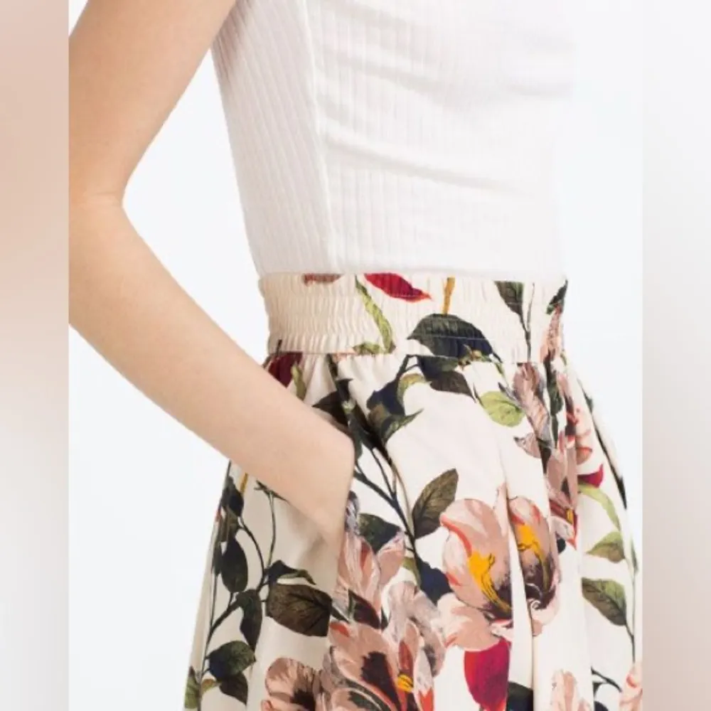 Zara Floral A-Line Midi Skirt Medium - Image 3