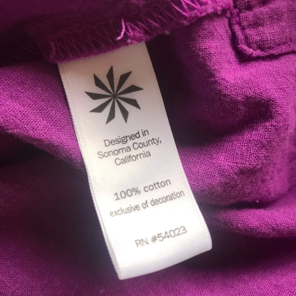 Athleta Embroidered V-Neck Purple Cotton Short Sleeve Shirt Women's Size Small - Image 5