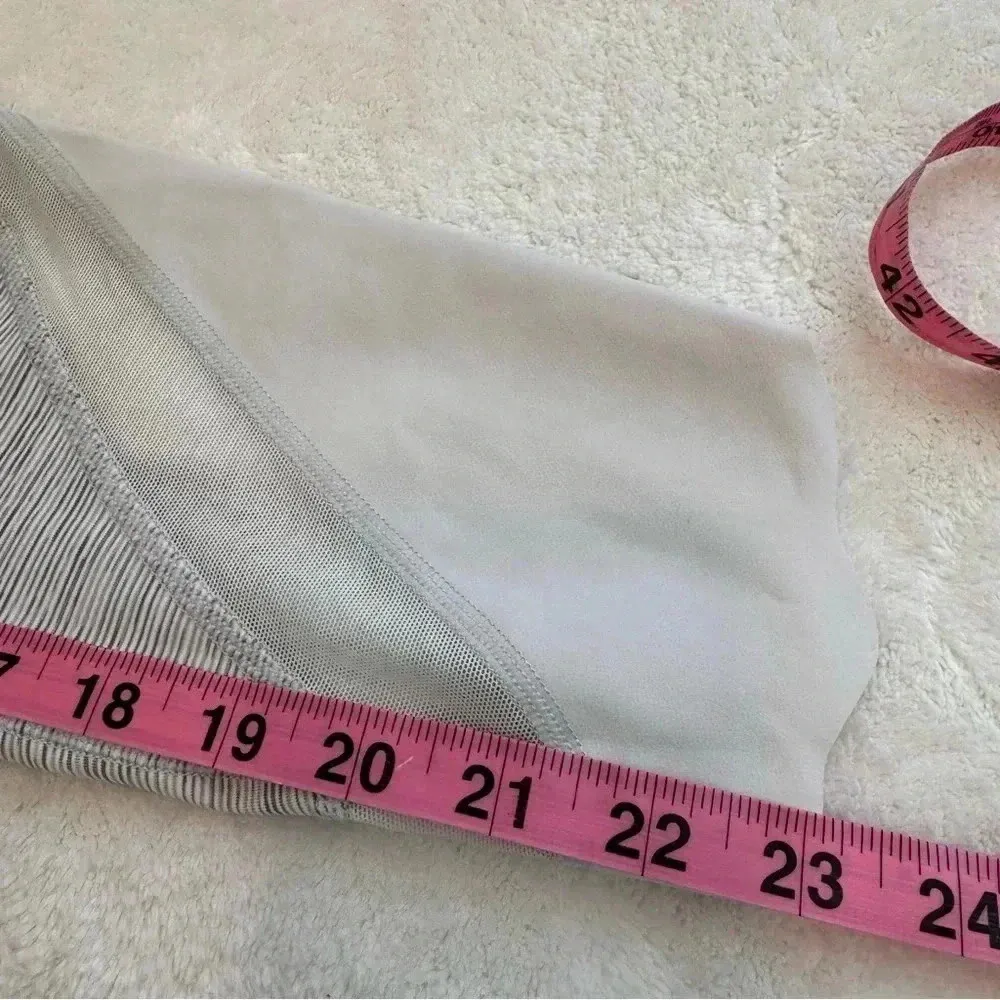 Lululemon Wunder Under High Rise Scalloped Hem Crop 23” size 4 - Image 14