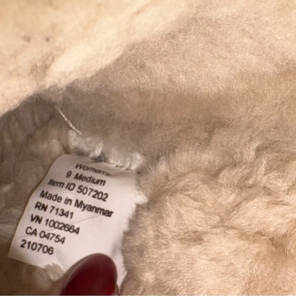 LL bean Cozy Pink Suede Women's Slippers Size 9 - Image 4