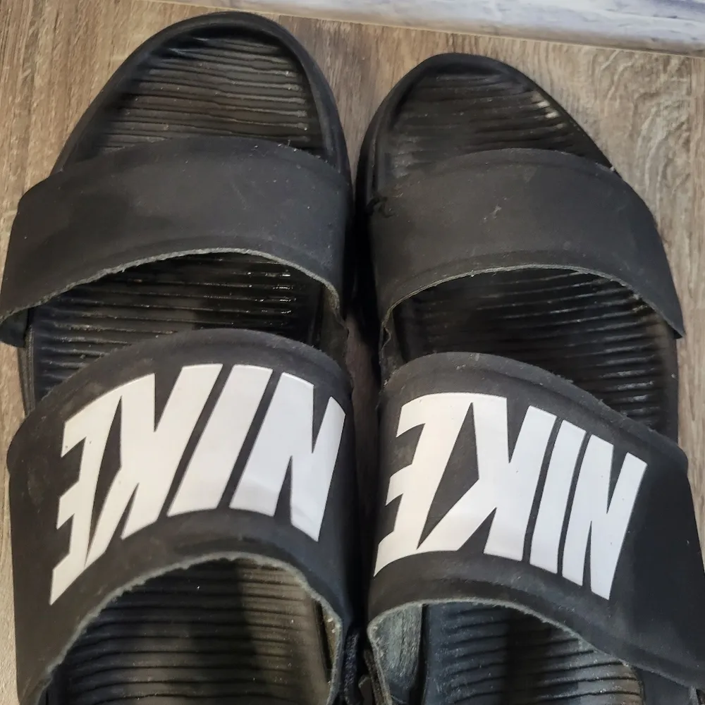 Nike Women Tanjun Sandals Size 11 - Image 6