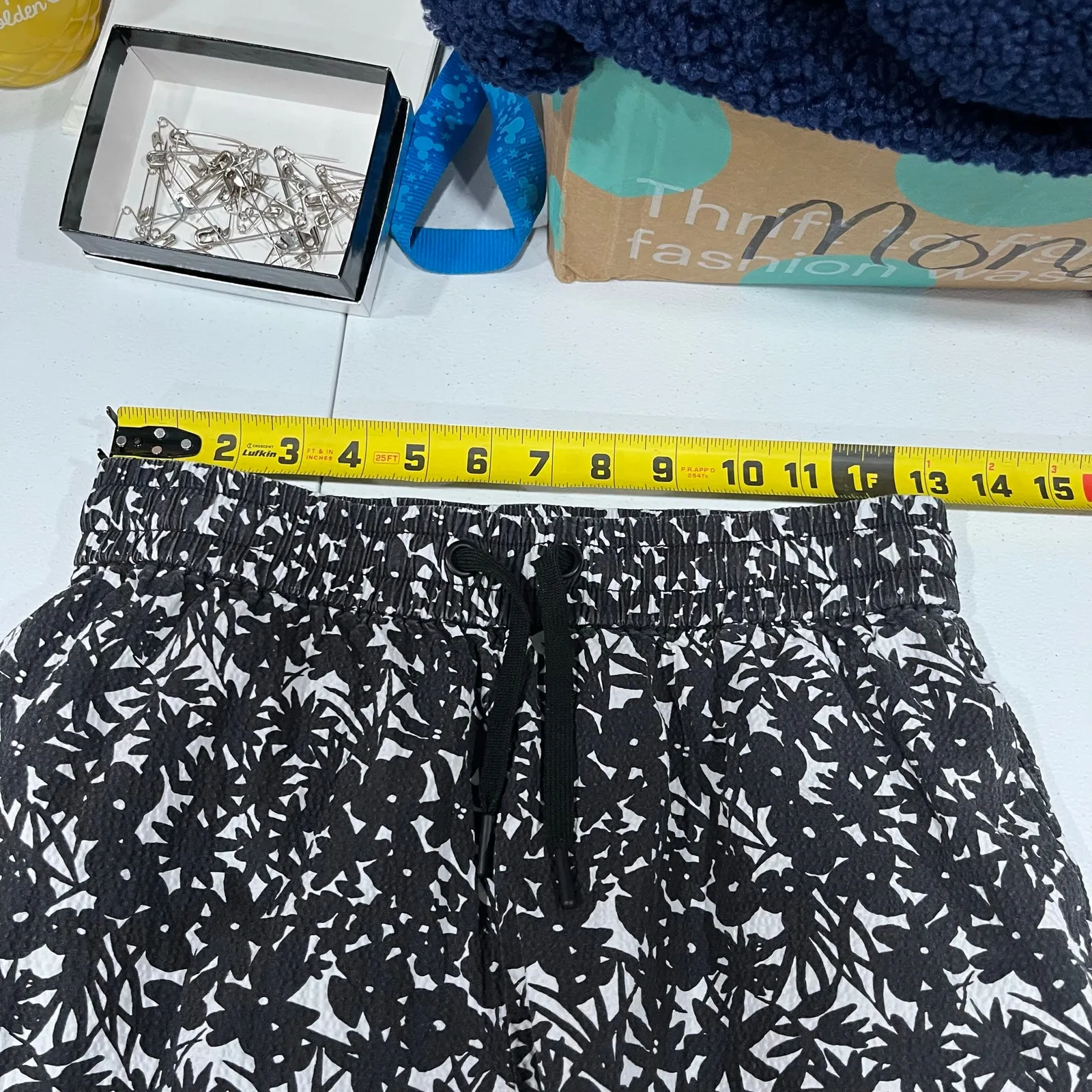 Everlane Women's Shorts Small Floral The Organic Cotton Seersucker Boxers Black - Image 7