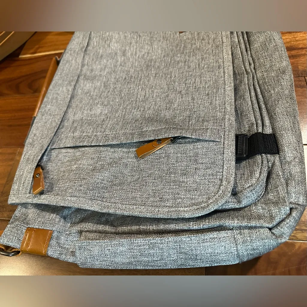 Estarer Unisex Gray Canvas Messenger Bag - Image 2