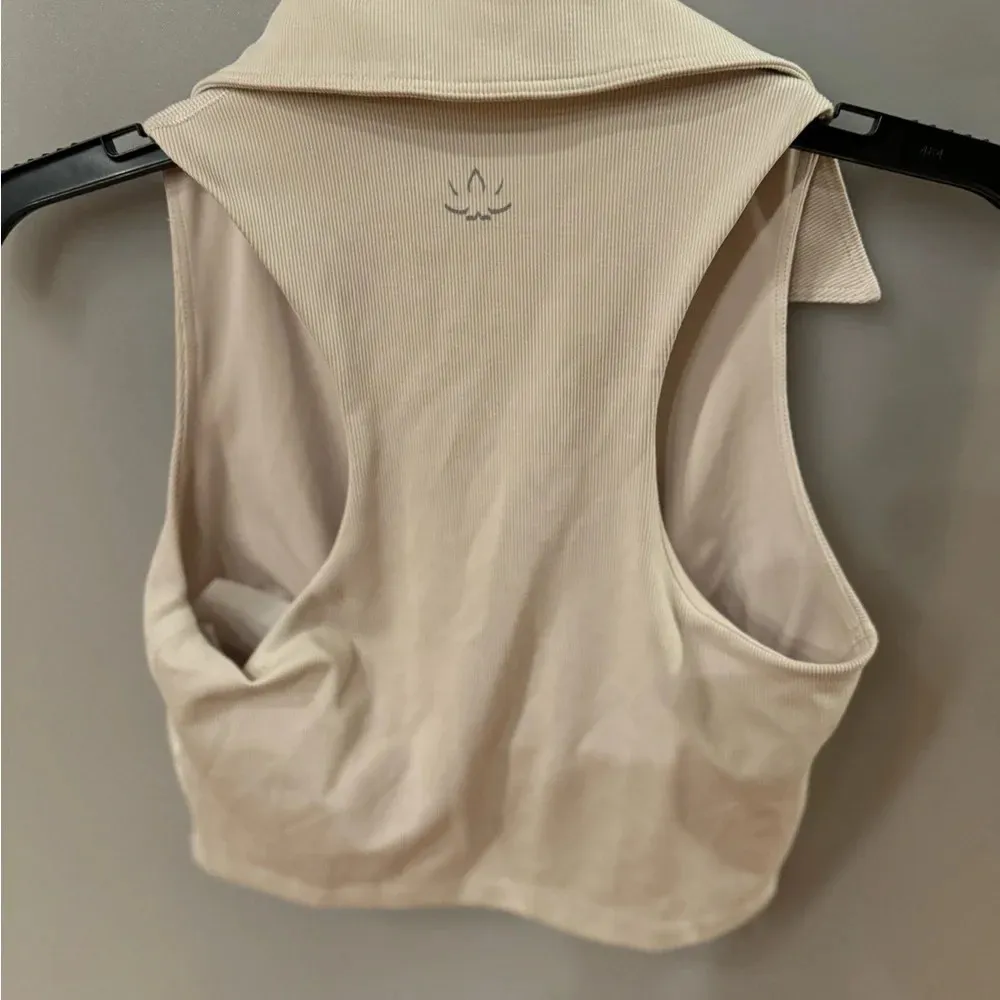 Beyond Yoga  Heather Collared Women’s Crop Athletic Top Size XS $78.00 M… - Image 3