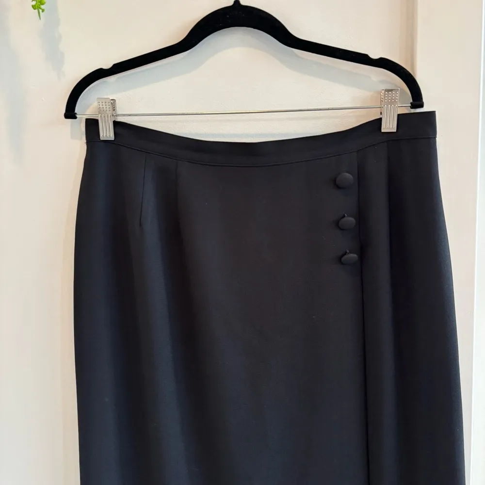 Kasper & Company A.S.L. Vintage Women's Black Wrap Pencil Skirt Button Detail 16 - Image 4