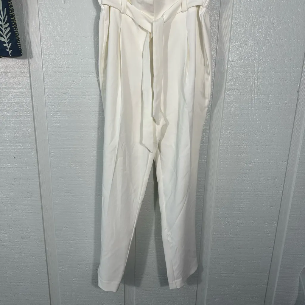 Vince Camuto White Pants w/Belt Size 10 EUC - Image 3