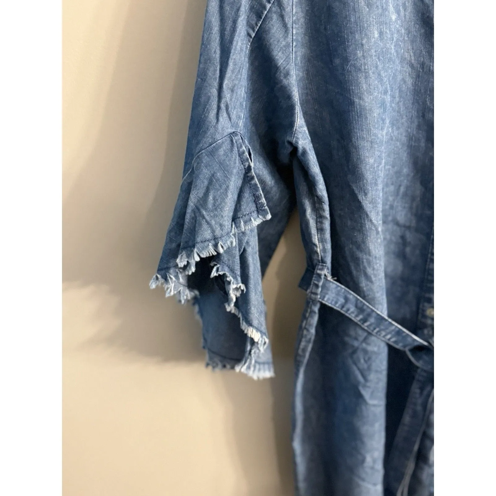 Given Kale‎ Dress Women's L Lightweight Blue Chambray Button Up Shirt Raw Hem Size L - Image 2