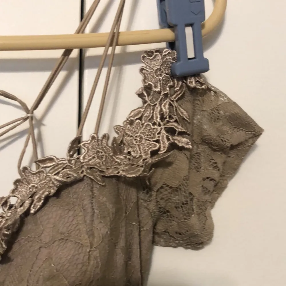 Charlotte Russe Tan Color Lace Top Jumpsuit Women’s Size XS - Image 4