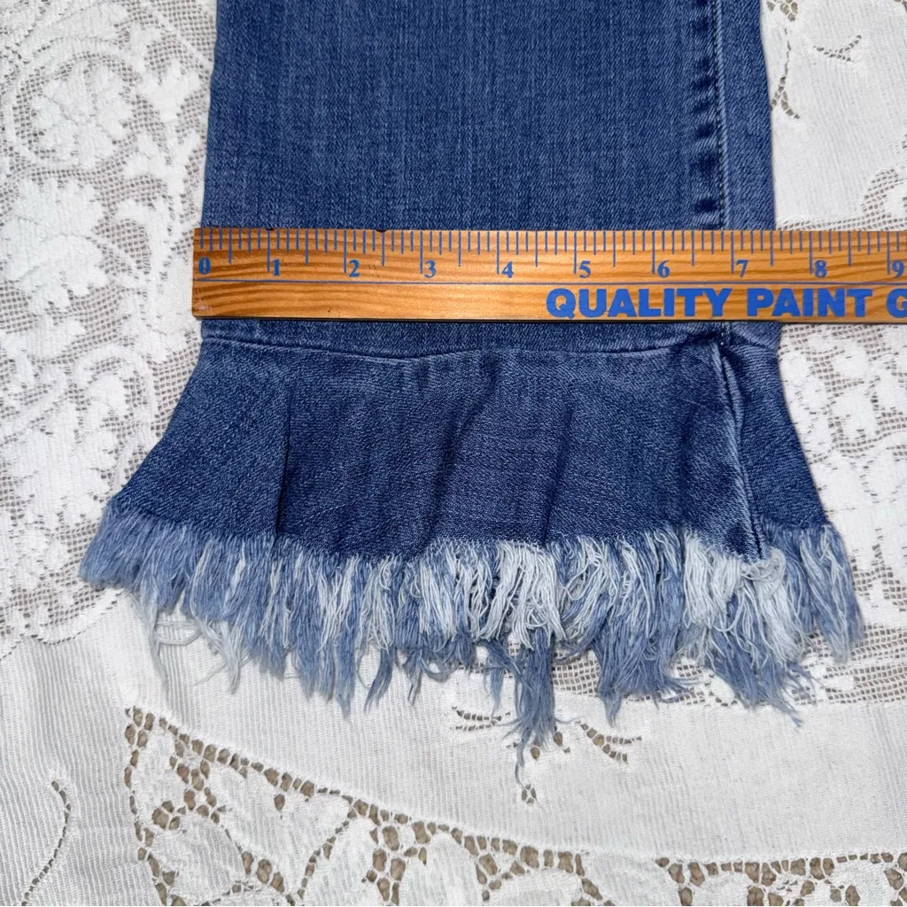 Cello Women's or Juniors High Rise Blue Ruffle Frayed Hem Cropped Jeans Size 11 - Image 3
