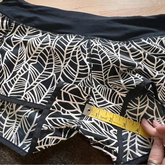 LULULEMON Speed Up Shorts‎ 3” In Pretty Palm Black Angel Wing Black Size 6 - Image 8