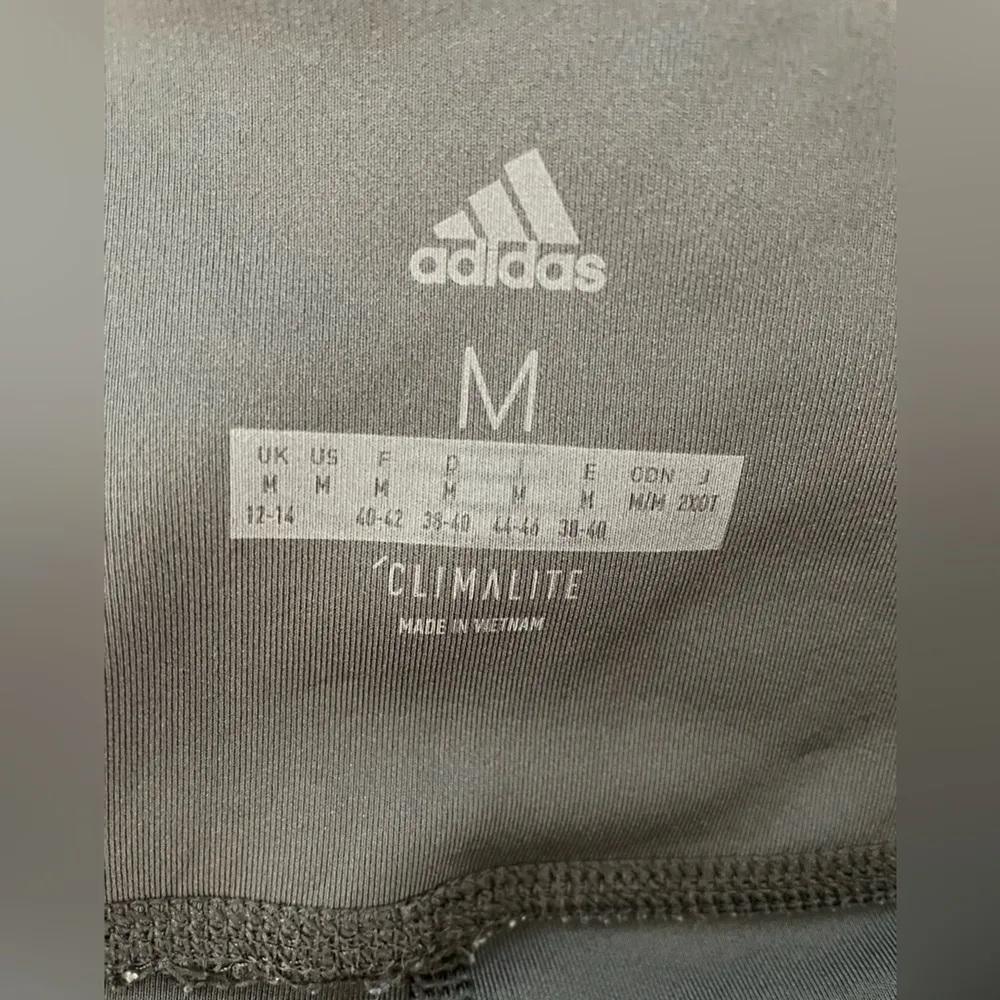 Adidas Women's Grey Fast Long Running Tights size Medium - Image 8