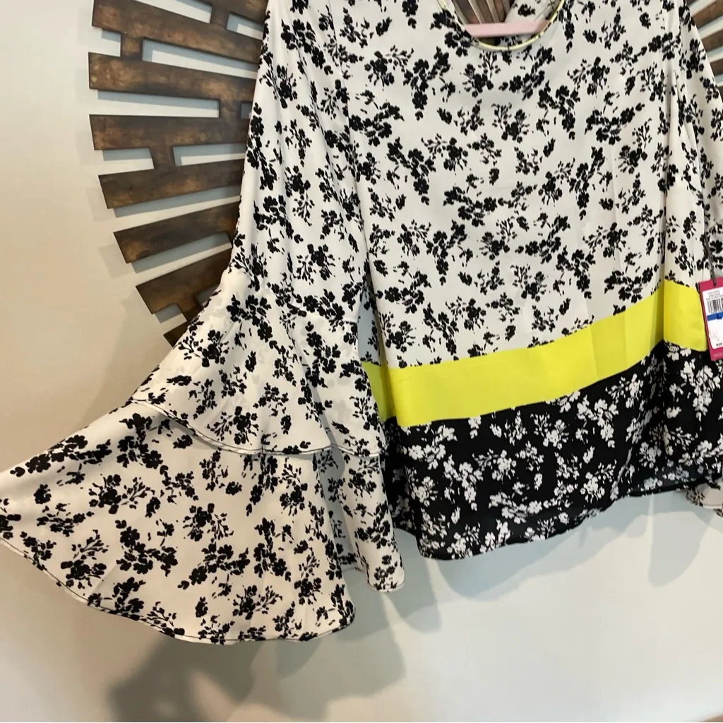 Vince Camuto Women's Printed Tiered-Bell-Sleeve Top White Birch Size Lar… - Image 9