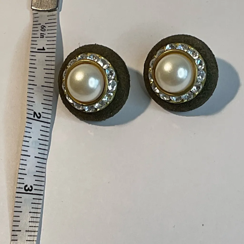 Pearl and Crystal Black Stud Earrings White - Image 4
