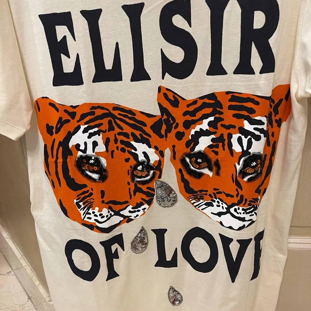 Authentic NWT Gucci Elisir of Love Sequin Tee - Image 3
