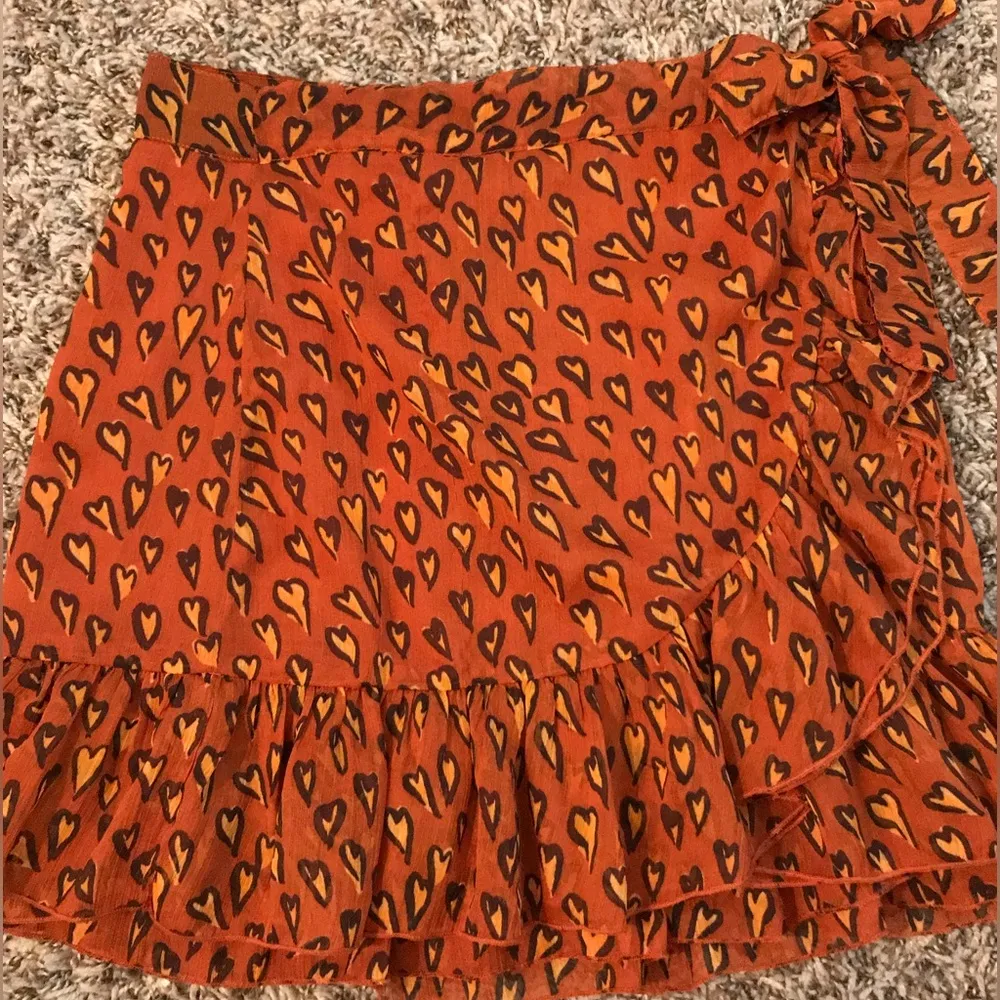 Urban Outfitters heart print, bow tie side, ruffle mini skirt - Image 4