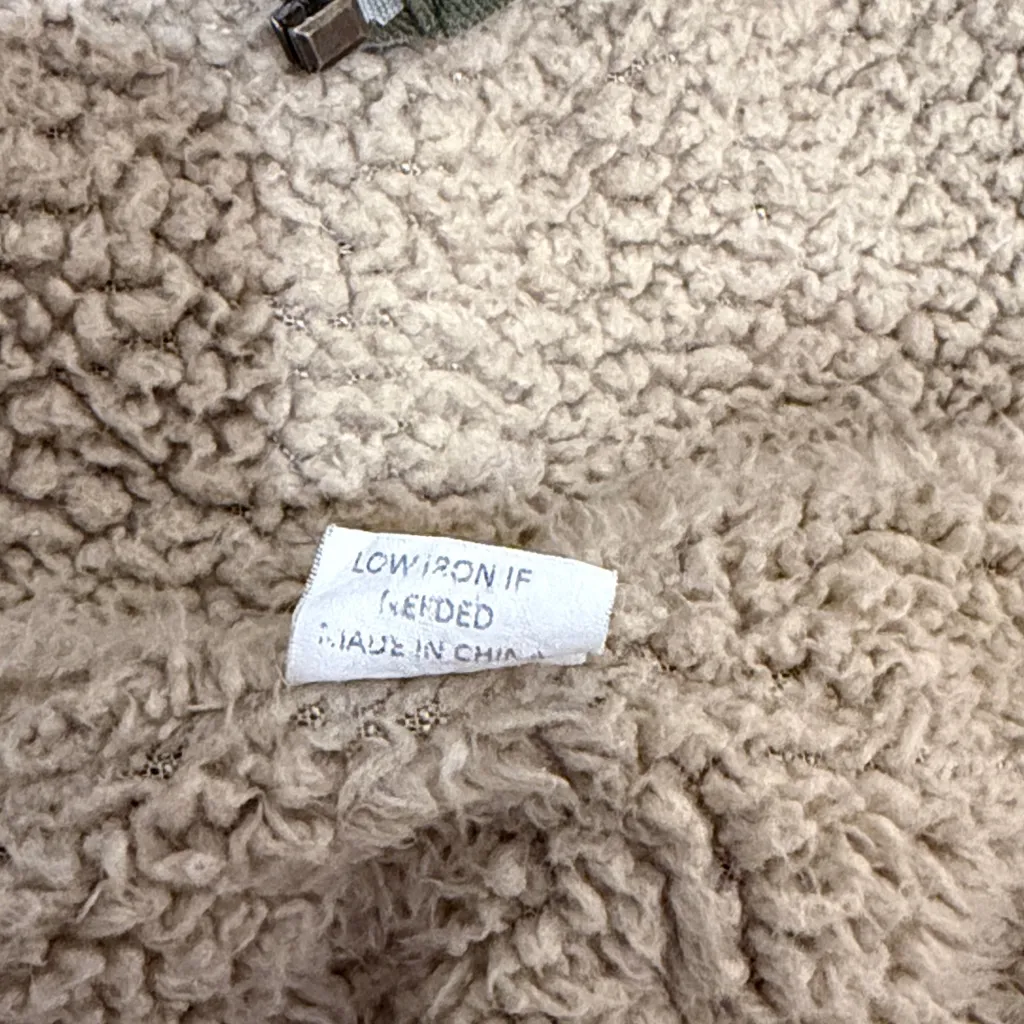 Brandy Melville Army Green Doris Cargo Jacket with Sherpa Lining - Image 8