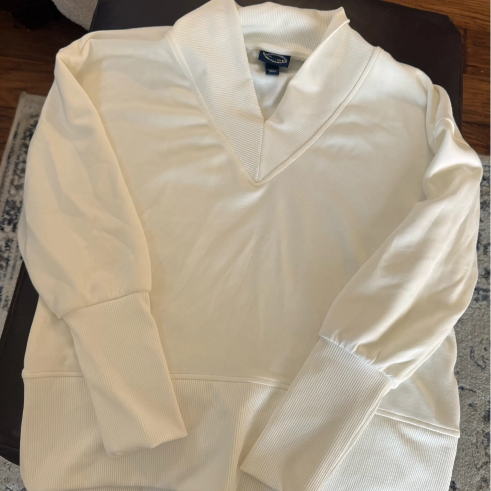 Elegant Cream V - Image 2