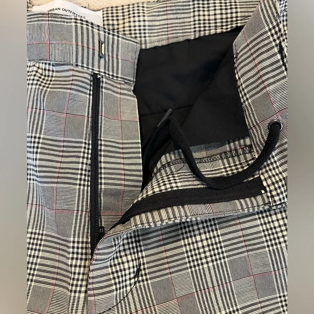 Urban Outfitters Women's Size 32 Plaid  Gray Black Velvet Side‎ Stripe Pants - Image 9