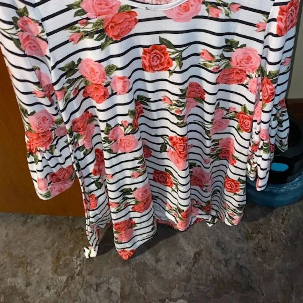 Bobbie Brooks Womens 3/4” Bell Sleeve Rose Pattern Shark Bite Hem Ladies S - Image 2