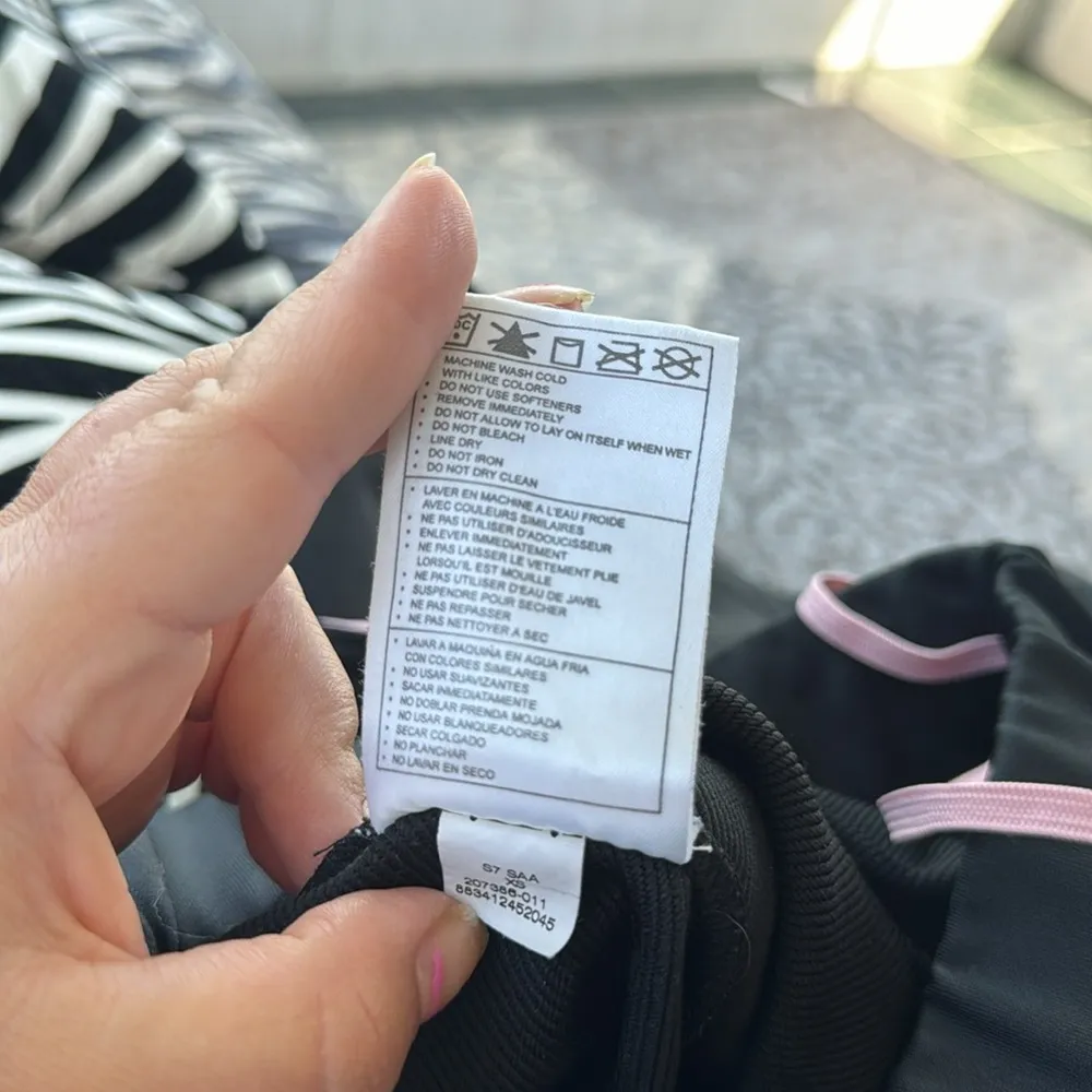 Nike Fit Dry Cargo Shorts Capris Black Pink XS - Image 11