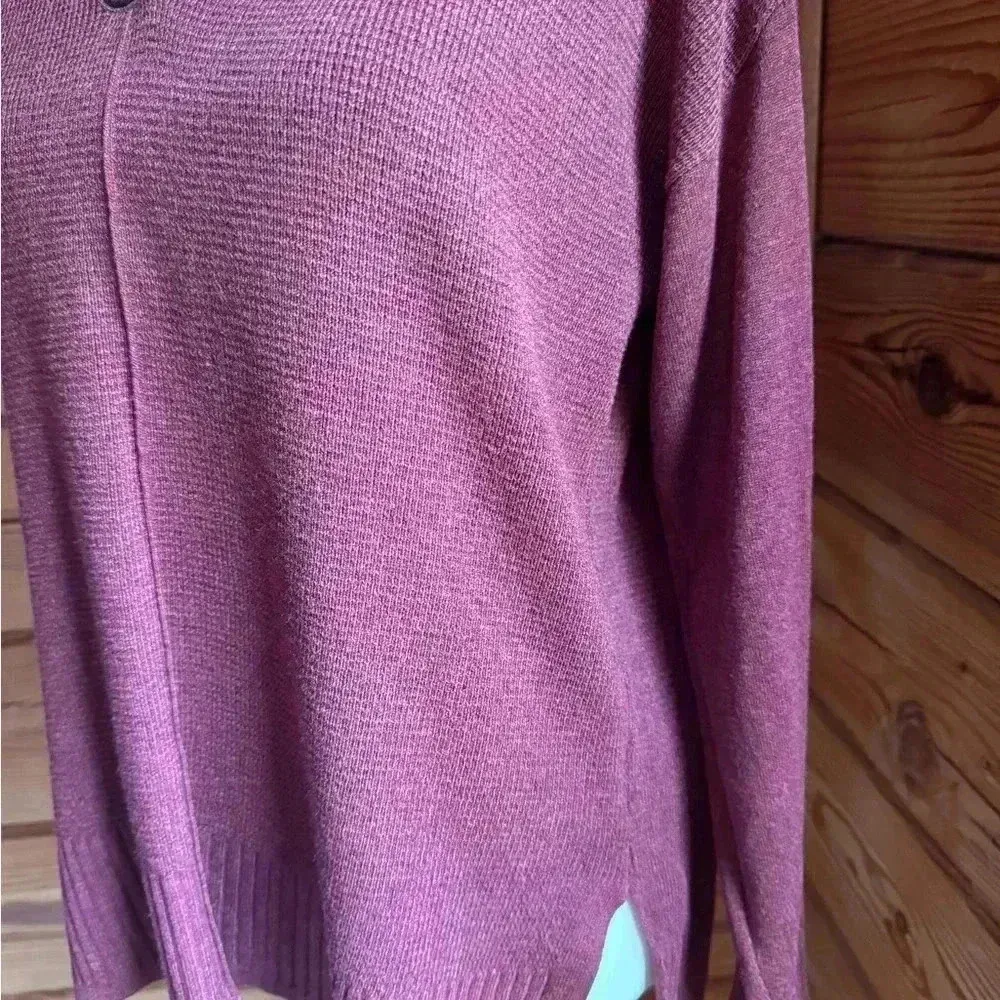 TRIBAL V neck side slit maroon with grey accent size small - Image 6