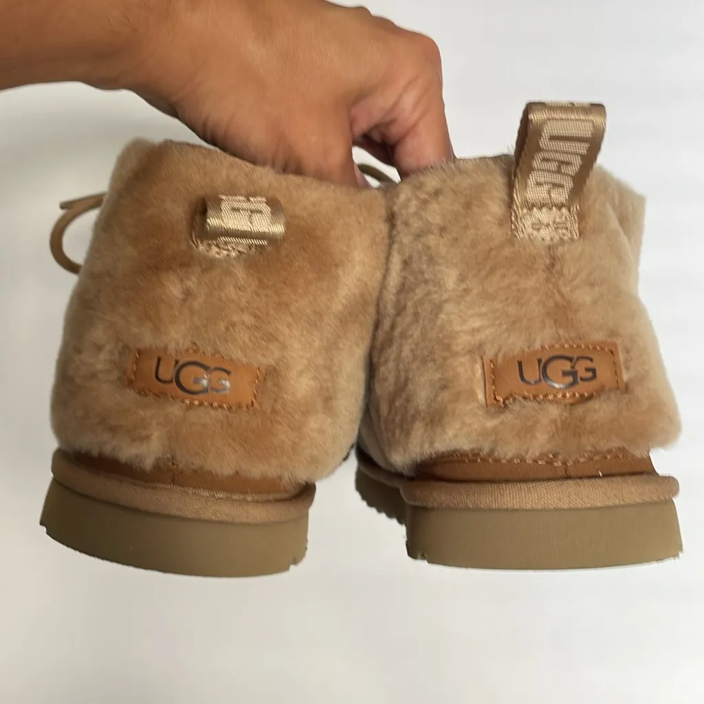 UGG Neumel Cozy Lace Up Fluffy Ankle Chukka Boots in Chestnut Size 9 - Image 10